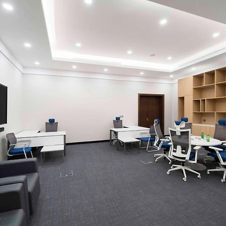 Radisson Hotel Riyadh Airport Екстер'єр фото