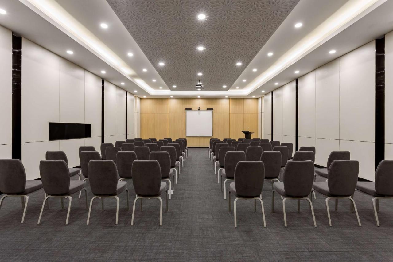 Radisson Hotel Riyadh Airport Екстер'єр фото